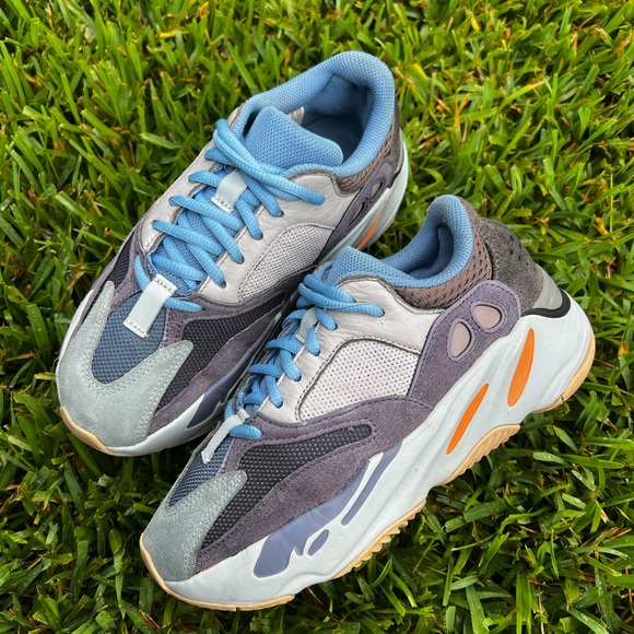 CLEAN Adidas Yeezy 700 size 5 Carbon Blue shoes